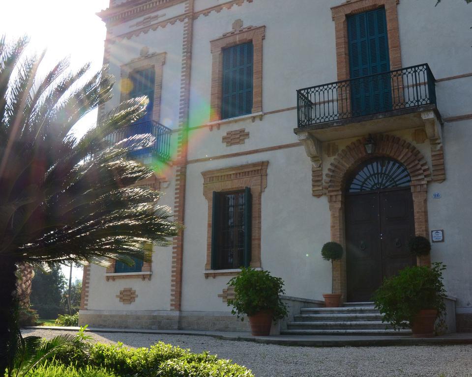 Villa Montanari Rosati Порто Сан Джорджио Екстериор снимка