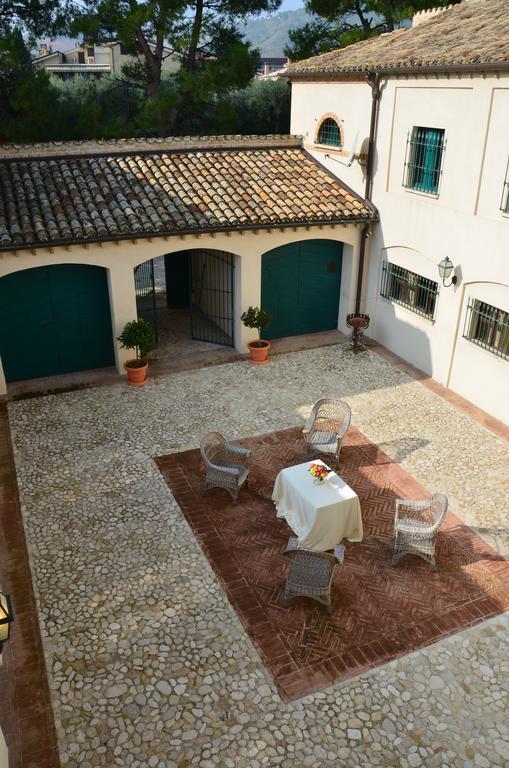Villa Montanari Rosati Порто Сан Джорджио Екстериор снимка