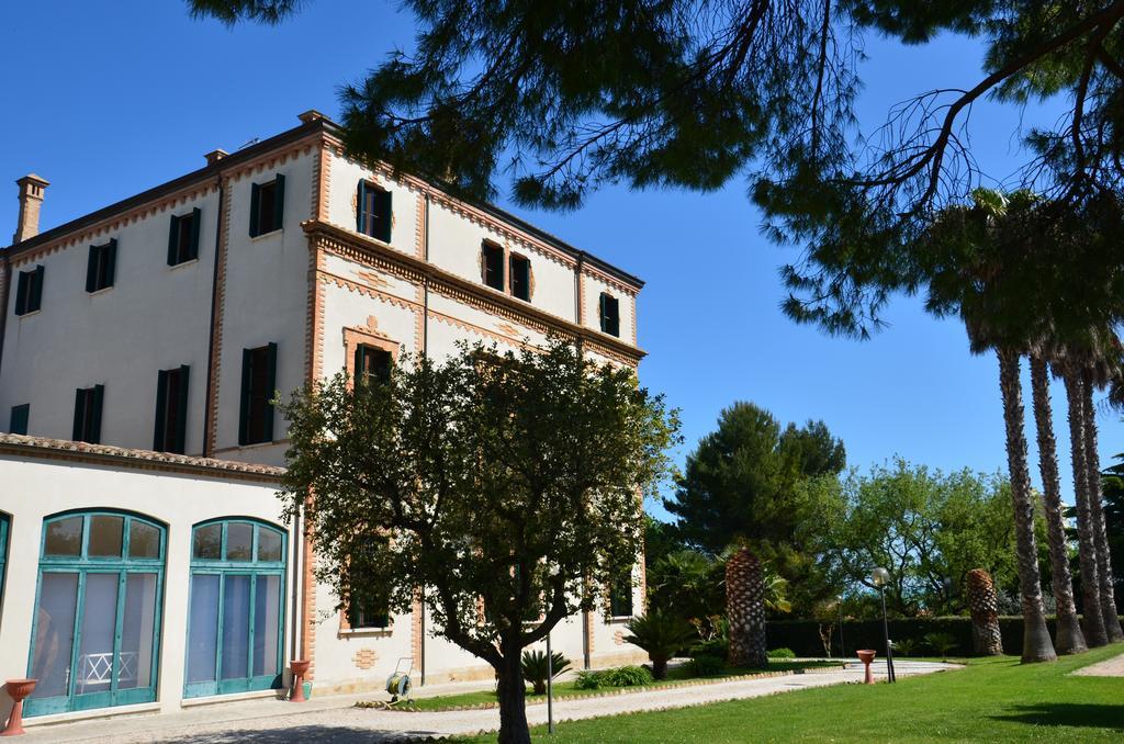 Villa Montanari Rosati Порто Сан Джорджио Екстериор снимка